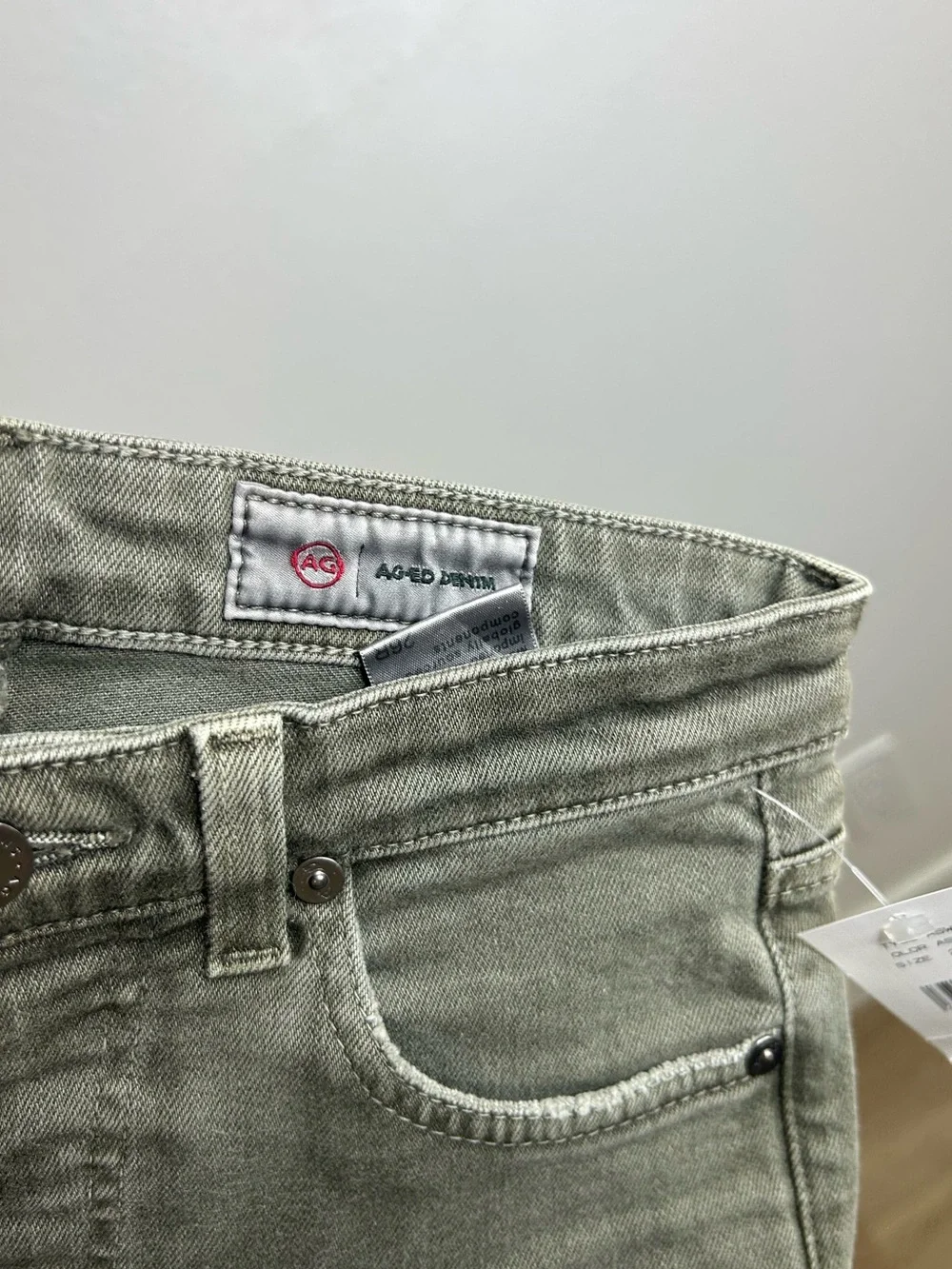 NWT AG Alexxis Slim Leg High Rise Vintage Fit Jean in Sulfur Green Size 26